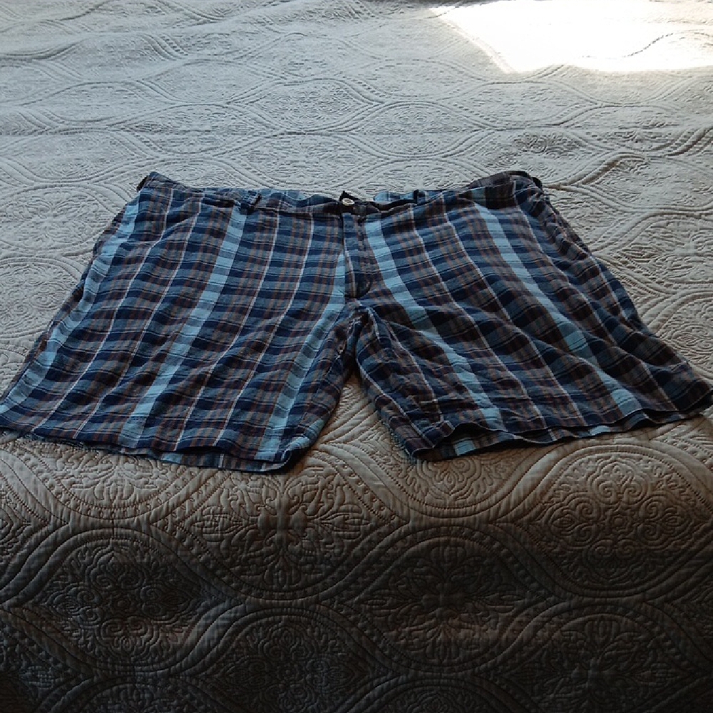 Charleston Twills Men's Blue Plaid Shorts 40‎